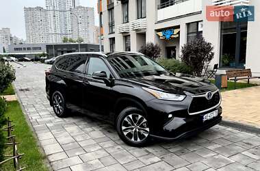 Внедорожник / Кроссовер Toyota Highlander 2021 в Киеве