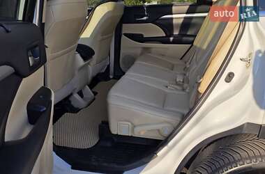 Позашляховик / Кросовер Toyota Highlander 2019 в  фото 15 Позашляховик / Кросовер Toyota Highlander 2019 в