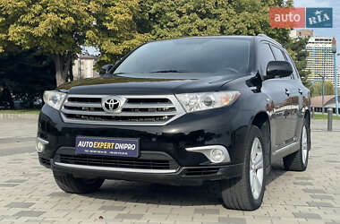 Внедорожник / Кроссовер Toyota Highlander 2013 в 