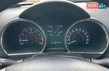 Внедорожник / Кроссовер Toyota Highlander 2013 в 