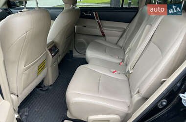 Внедорожник / Кроссовер Toyota Highlander 2013 в 