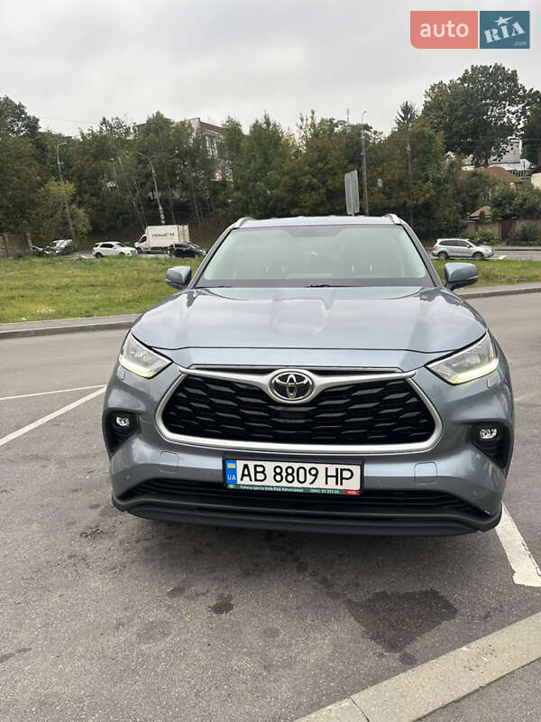 Внедорожник / Кроссовер Toyota Highlander 2020 в 
