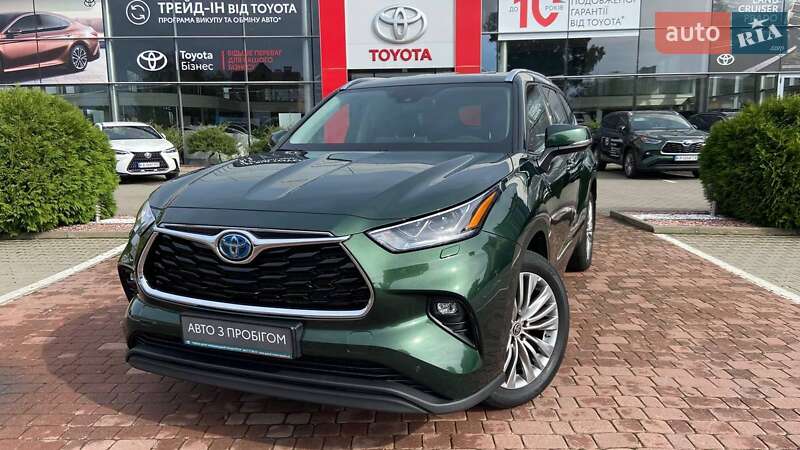 Внедорожник / Кроссовер Toyota Highlander 2022 в 