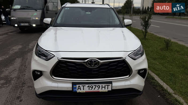 Внедорожник / Кроссовер Toyota Highlander 2020 в Черновцах