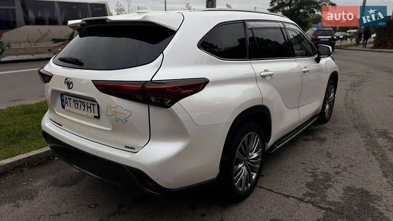 Внедорожник / Кроссовер Toyota Highlander 2020 в Черновцах