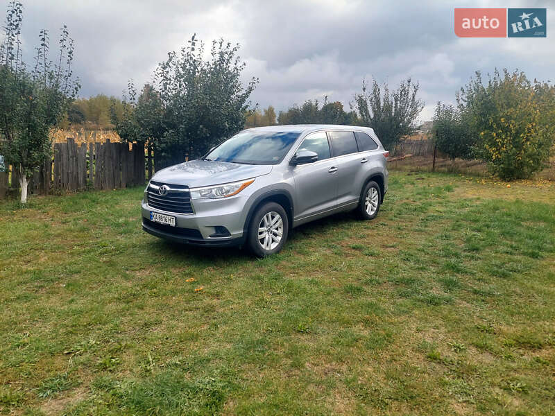 Внедорожник / Кроссовер Toyota Highlander 2016 в Киеве фото Внедорожник / Кроссовер Toyota Highlander 2016 в Киеве