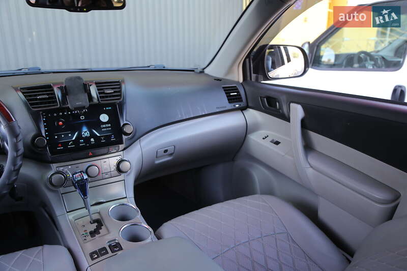 Позашляховик / Кросовер Toyota Highlander 2008 в Києві