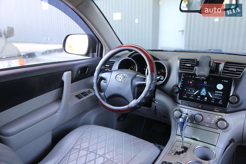 Позашляховик / Кросовер Toyota Highlander 2008 в Києві