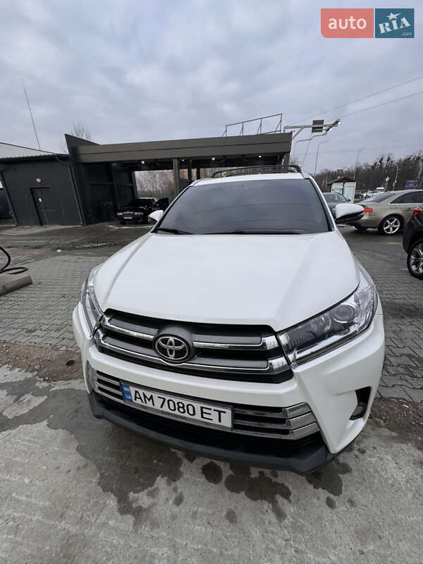 Внедорожник / Кроссовер Toyota Highlander 2016 в Бердичеве фото 3 Внедорожник / Кроссовер Toyota Highlander 2016 в Бердичеве