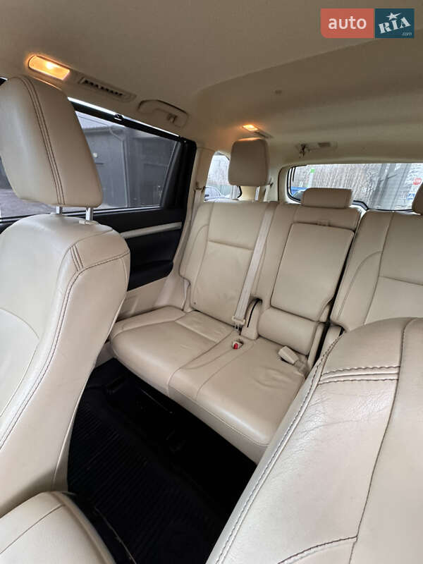 Внедорожник / Кроссовер Toyota Highlander 2016 в Бердичеве фото 11 Внедорожник / Кроссовер Toyota Highlander 2016 в Бердичеве