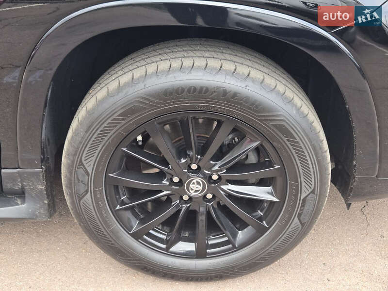 Внедорожник / Кроссовер Toyota Highlander 2017 в Киеве