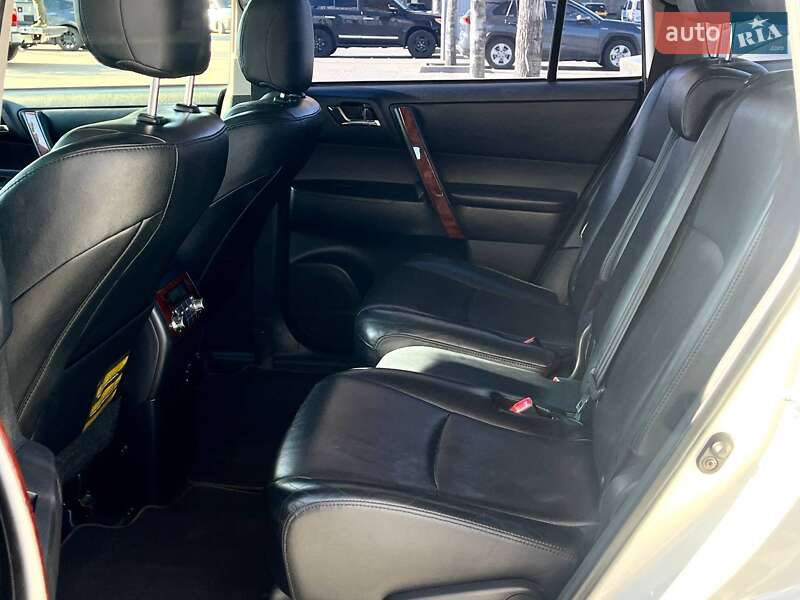 Внедорожник / Кроссовер Toyota Highlander 2013 в Днепре фото 12 Внедорожник / Кроссовер Toyota Highlander 2013 в Днепре