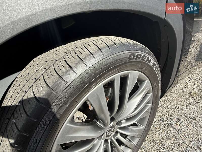 Внедорожник / Кроссовер Toyota Highlander 2020 в Киеве