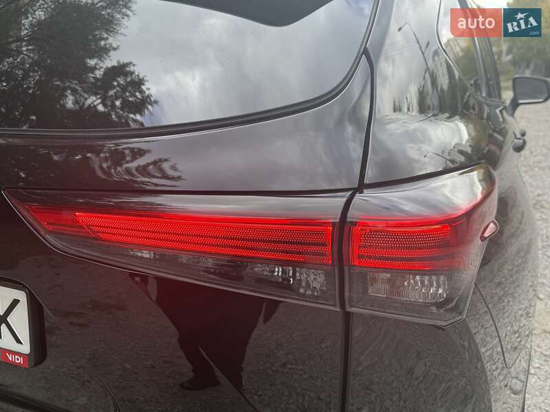 Внедорожник / Кроссовер Toyota Highlander 2020 в Киеве