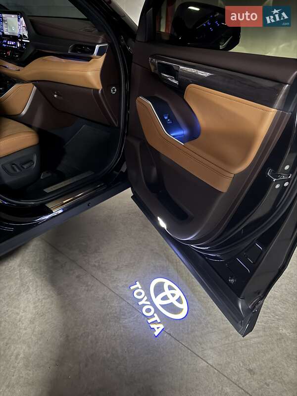 Внедорожник / Кроссовер Toyota Highlander 2020 в Киеве