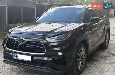 Внедорожник / Кроссовер Toyota Highlander 2020 в Киеве