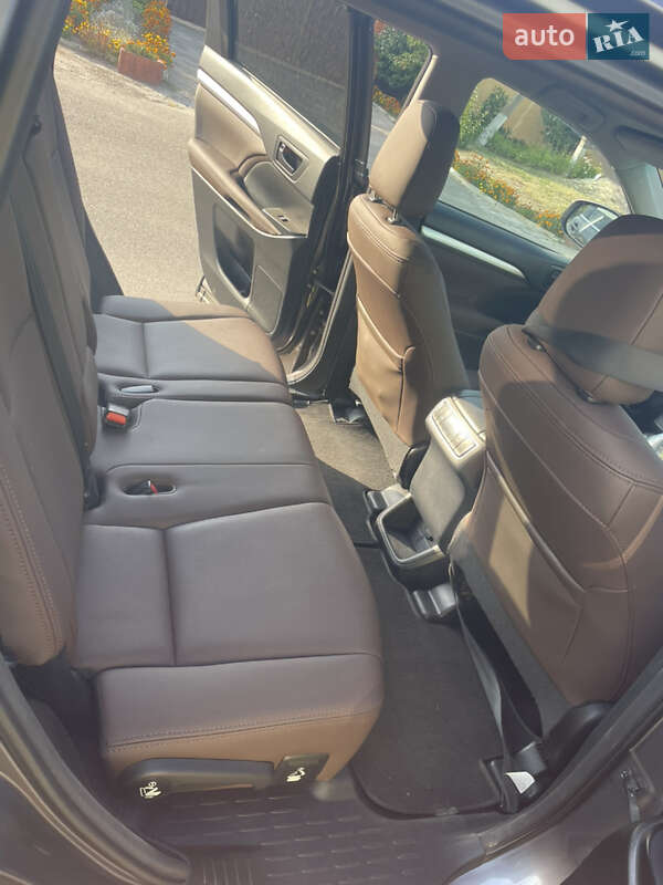 Позашляховик / Кросовер Toyota Highlander 2014 в Броварах