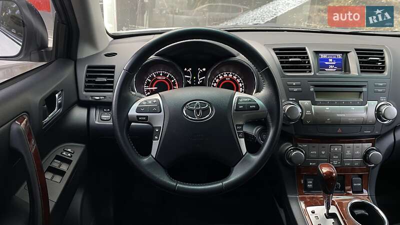Внедорожник / Кроссовер Toyota Highlander 2012 в Одессе фото 11 Внедорожник / Кроссовер Toyota Highlander 2012 в Одессе