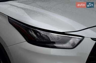 Внедорожник / Кроссовер Toyota Highlander 2020 в 