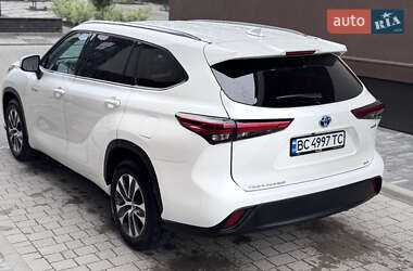 Внедорожник / Кроссовер Toyota Highlander 2020 в 