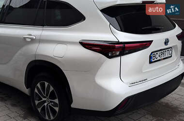 Внедорожник / Кроссовер Toyota Highlander 2020 в 