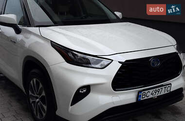 Внедорожник / Кроссовер Toyota Highlander 2020 в 