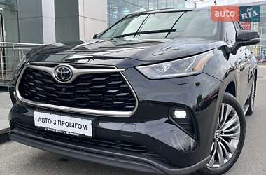 Toyota Highlander 2021