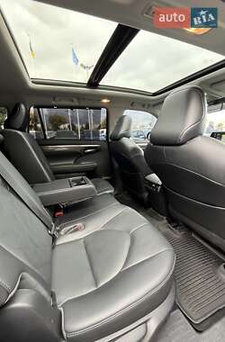 Внедорожник / Кроссовер Toyota Highlander 2021 в 