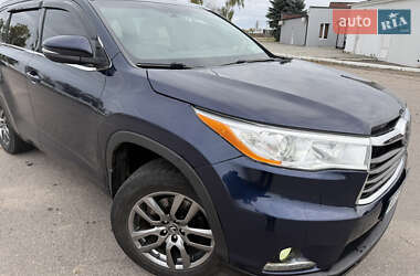 Позашляховик / Кросовер Toyota Highlander 2015 в Переяславі