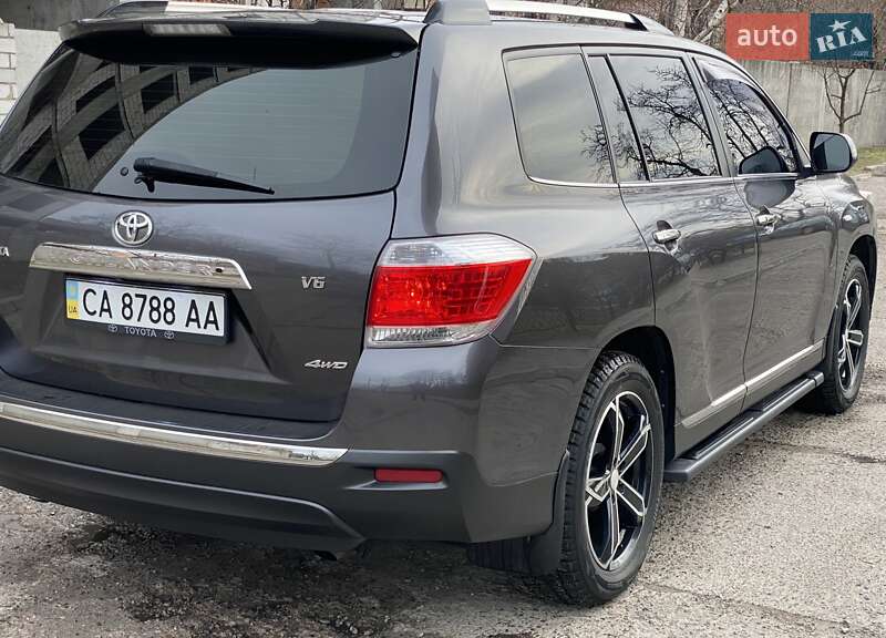Внедорожник / Кроссовер Toyota Highlander 2013 в Черкассах