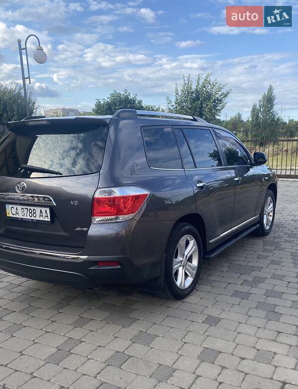 Внедорожник / Кроссовер Toyota Highlander 2013 в Черкассах