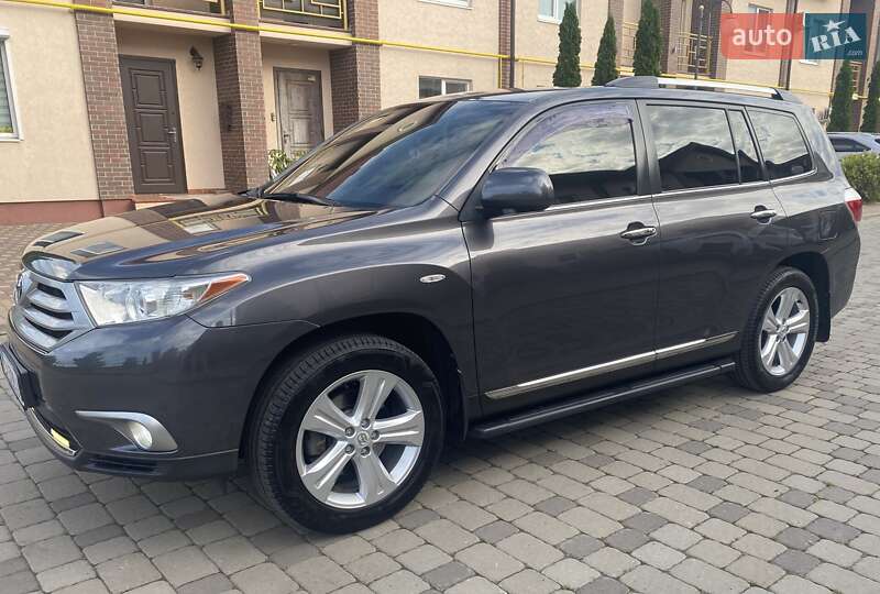 Внедорожник / Кроссовер Toyota Highlander 2013 в Черкассах