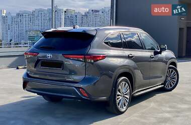 Позашляховик / Кросовер Toyota Highlander 2022 в Києві
