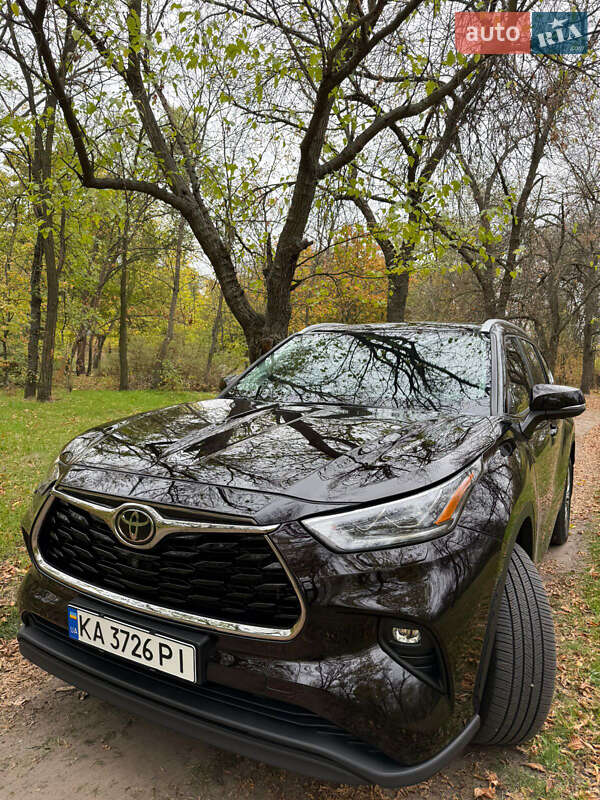 Внедорожник / Кроссовер Toyota Highlander 2022 в Днепре