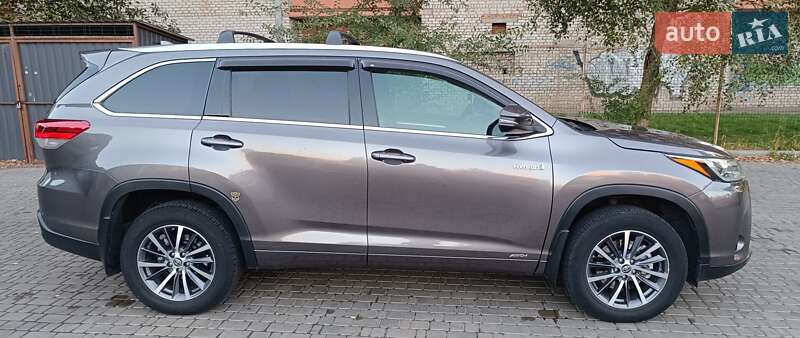 Внедорожник / Кроссовер Toyota Highlander 2017 в Днепре фото 8 Внедорожник / Кроссовер Toyota Highlander 2017 в Днепре