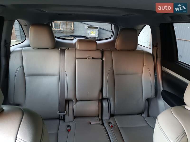 Внедорожник / Кроссовер Toyota Highlander 2017 в Днепре фото 45 Внедорожник / Кроссовер Toyota Highlander 2017 в Днепре
