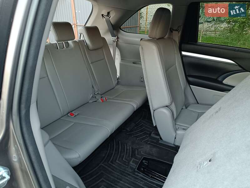 Внедорожник / Кроссовер Toyota Highlander 2017 в Днепре фото 55 Внедорожник / Кроссовер Toyota Highlander 2017 в Днепре