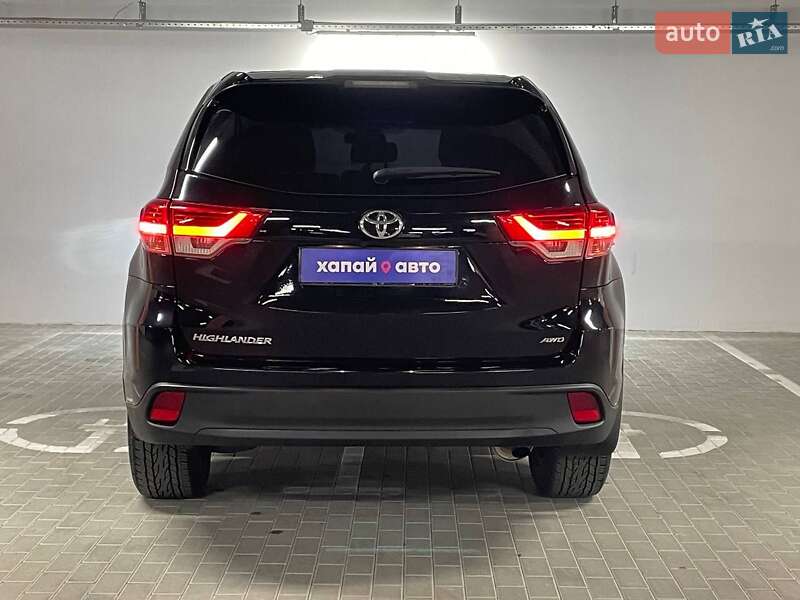 Внедорожник / Кроссовер Toyota Highlander 2018 в Киеве фото 4 Внедорожник / Кроссовер Toyota Highlander 2018 в Киеве