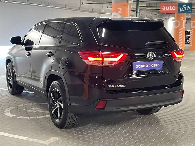 Внедорожник / Кроссовер Toyota Highlander 2018 в Киеве фото 8 Внедорожник / Кроссовер Toyota Highlander 2018 в Киеве
