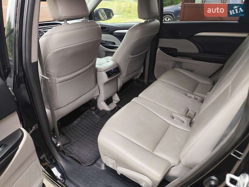 Позашляховик / Кросовер Toyota Highlander 2015 в Дніпрі