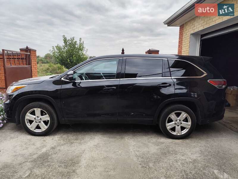 Позашляховик / Кросовер Toyota Highlander 2015 в Дніпрі