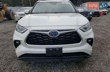 Внедорожник / Кроссовер Toyota Highlander 2020 в 