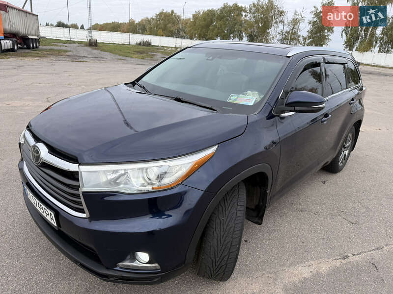 Позашляховик / Кросовер Toyota Highlander 2015 в Переяславі