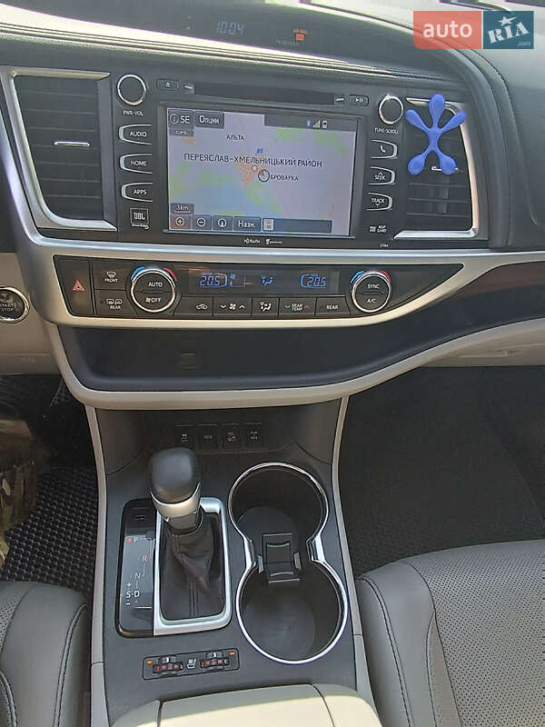 Позашляховик / Кросовер Toyota Highlander 2015 в Переяславі