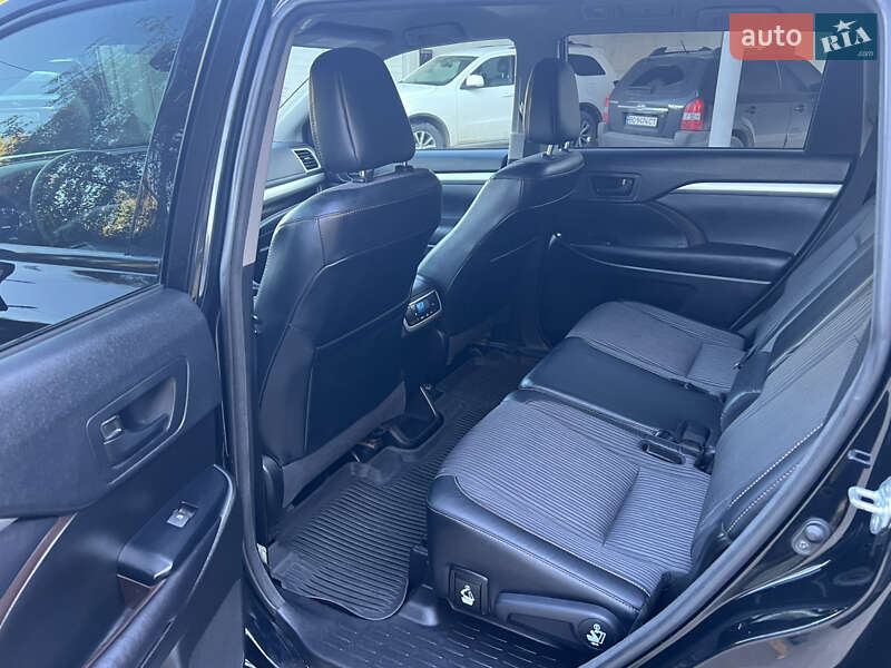Внедорожник / Кроссовер Toyota Highlander 2017 в Хмельницком фото 51 Внедорожник / Кроссовер Toyota Highlander 2017 в Хмельницком