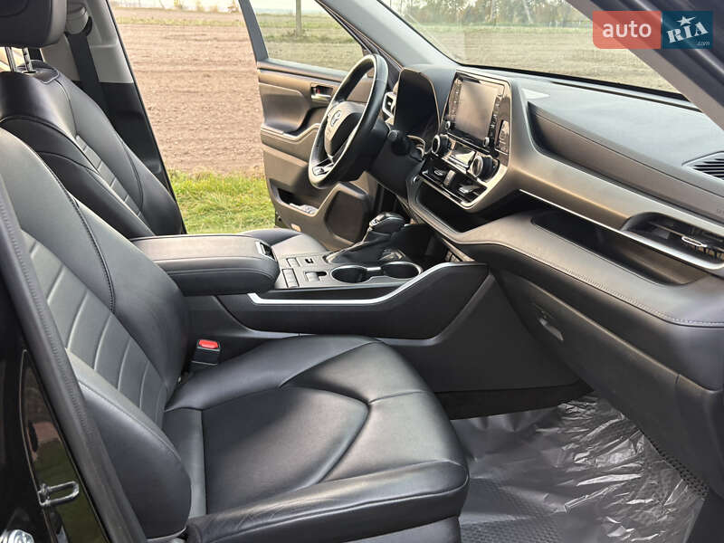Внедорожник / Кроссовер Toyota Highlander 2020 в Луцке