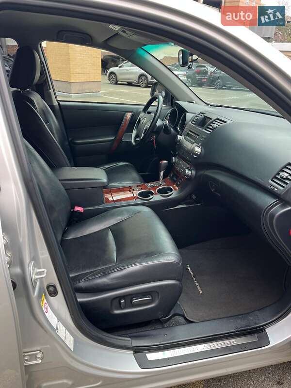 Внедорожник / Кроссовер Toyota Highlander 2011 в Киеве фото 7 Внедорожник / Кроссовер Toyota Highlander 2011 в Киеве