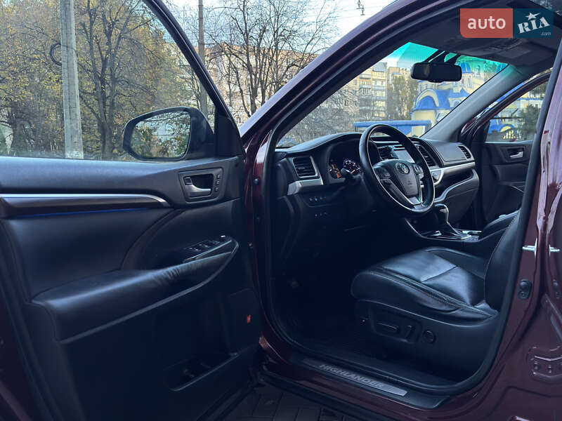 Позашляховик / Кросовер Toyota Highlander 2015 в Хмельницькому