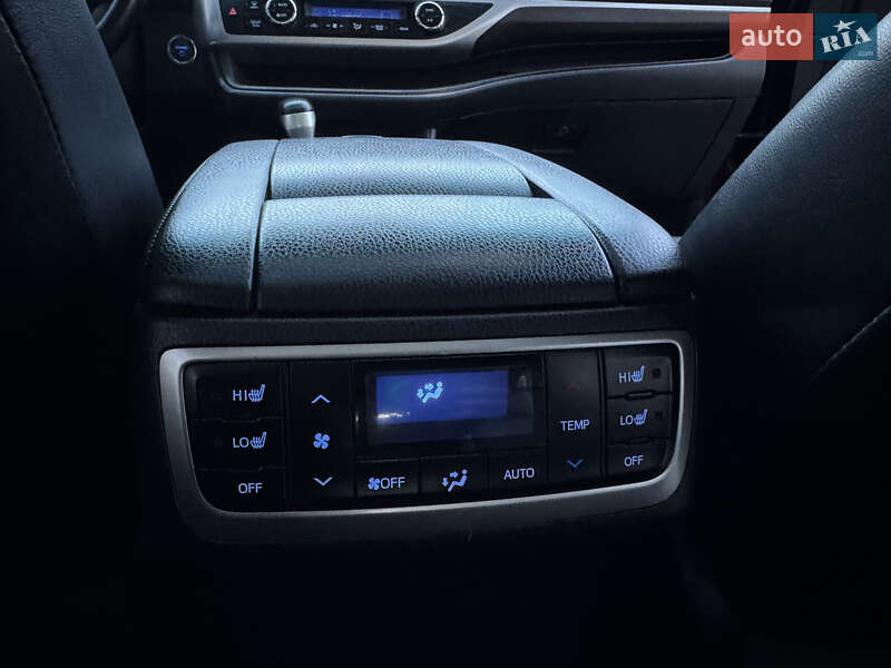 Позашляховик / Кросовер Toyota Highlander 2015 в Хмельницькому