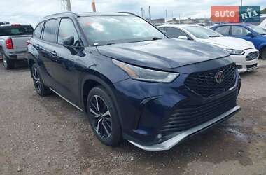 Toyota Highlander 2021